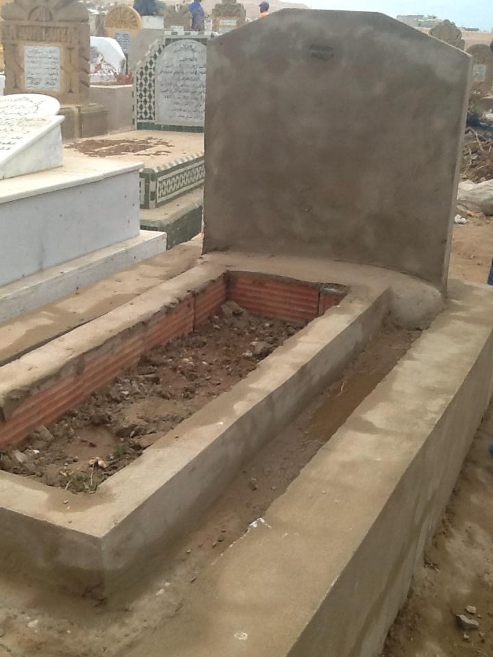 Hommage aux victimes de la migration ACM — Vue d’une sépulture dans le cimetière.